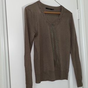 Woman’s Light Sweater w/ Lace Trim